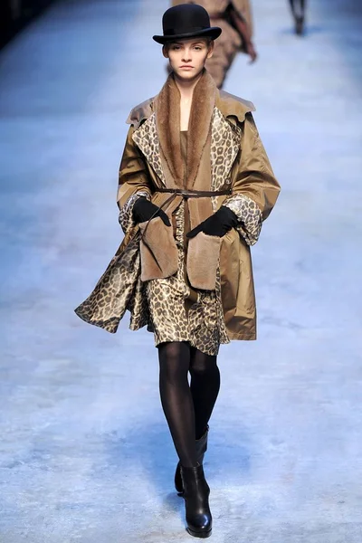 Look 27